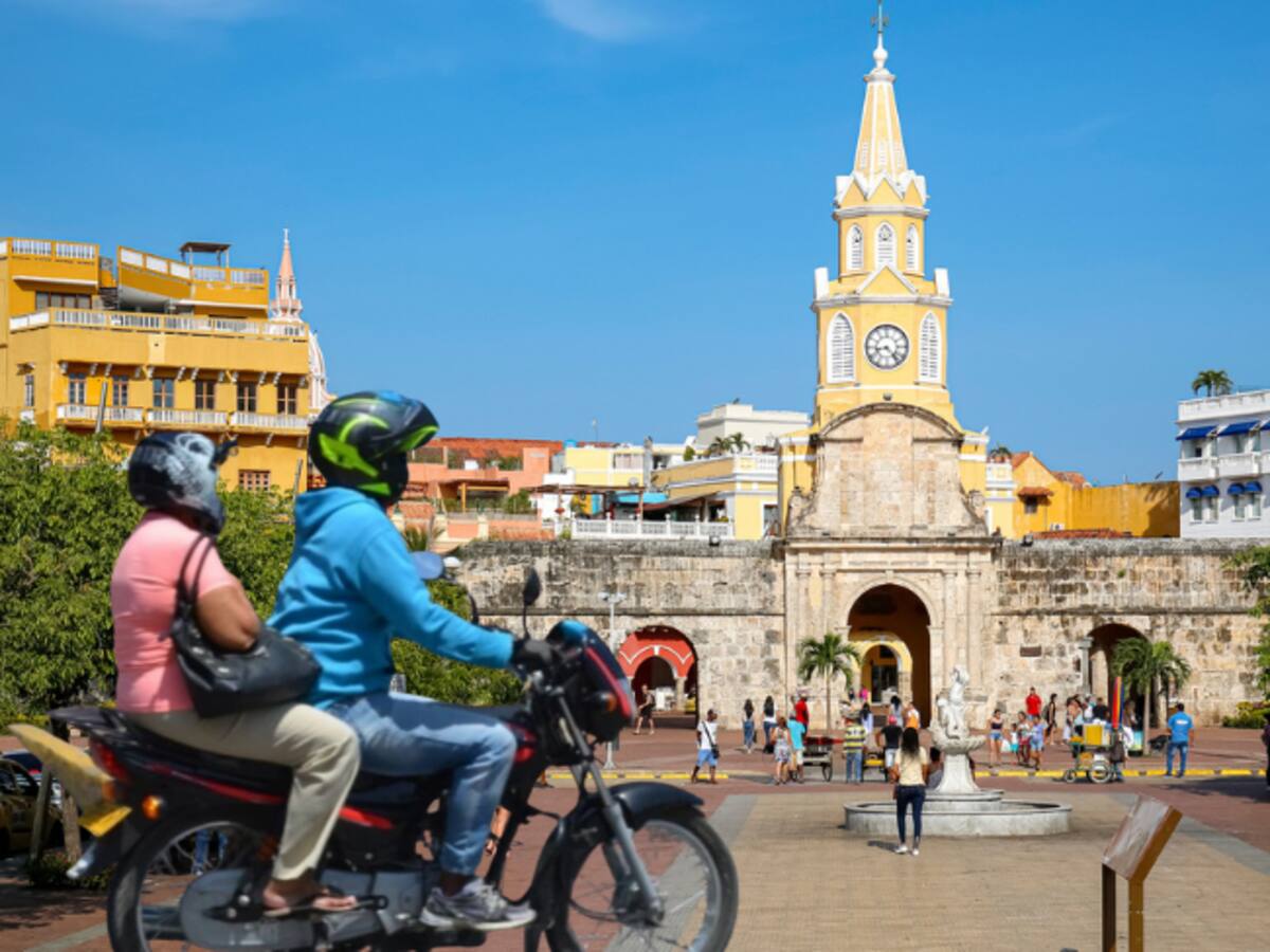 Se mantiene la restricción de parrillero hombre en moto en 10 barrios de Cartagena