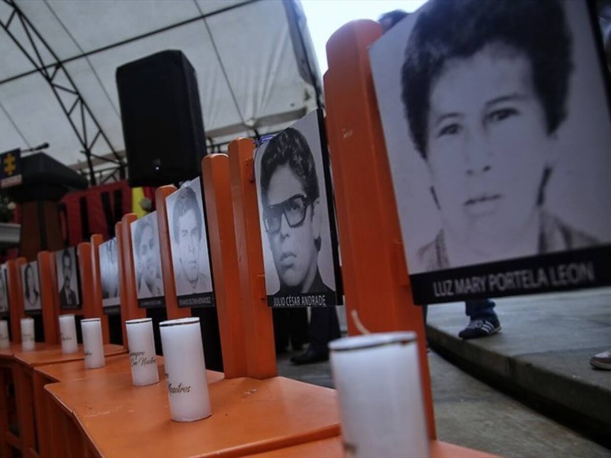 Fiscalía entrega de restos de víctima del Palacio de Justicia