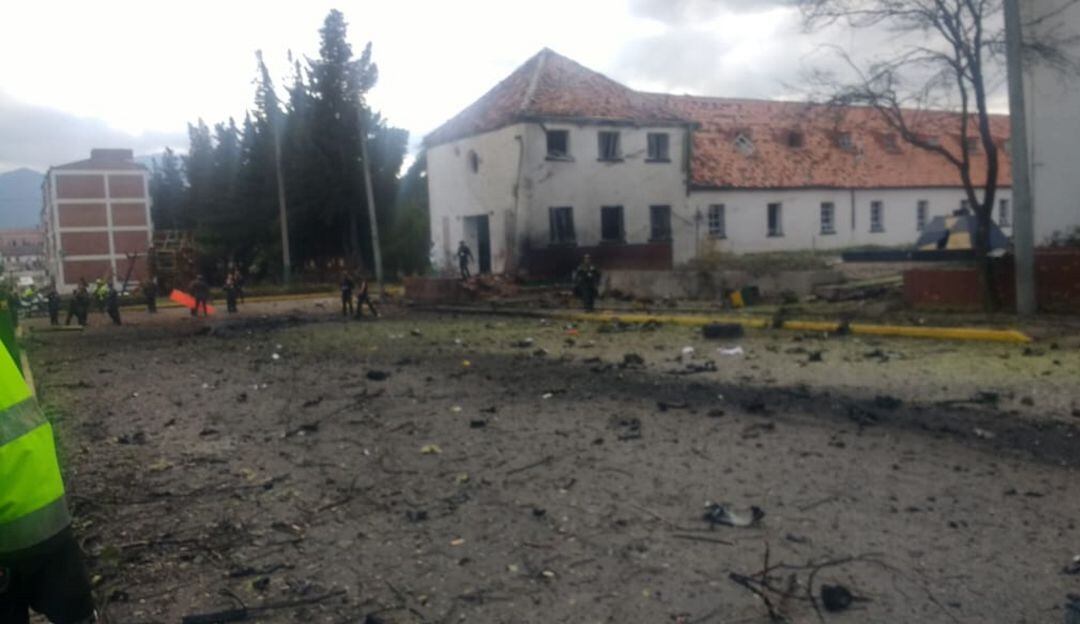 Asi quedó parte de la Escuela de Cadetes General Santander en Bogotá por explosión de carro bomba. Foto: Colprensa
