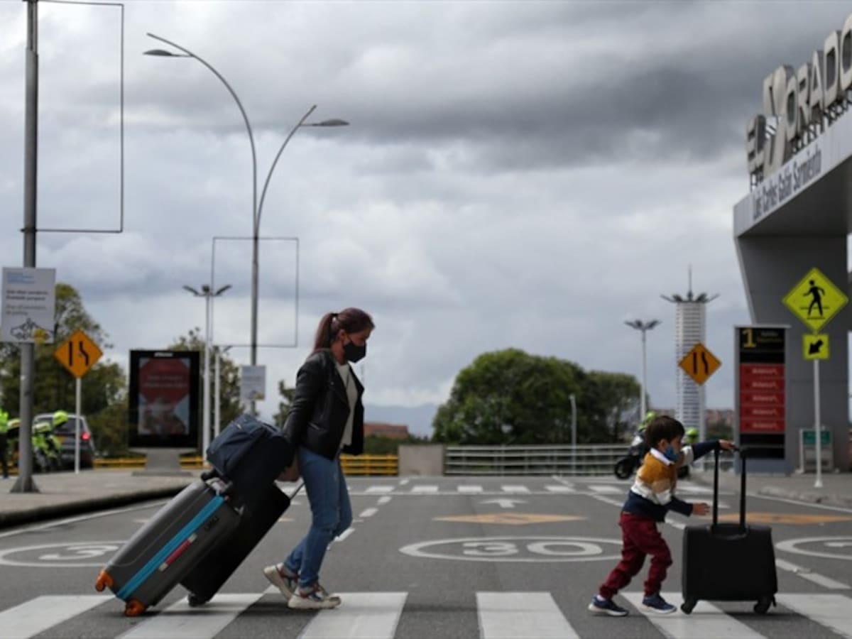 Restricciones sanitarias que los colombianos deben saber para viajar al exterior