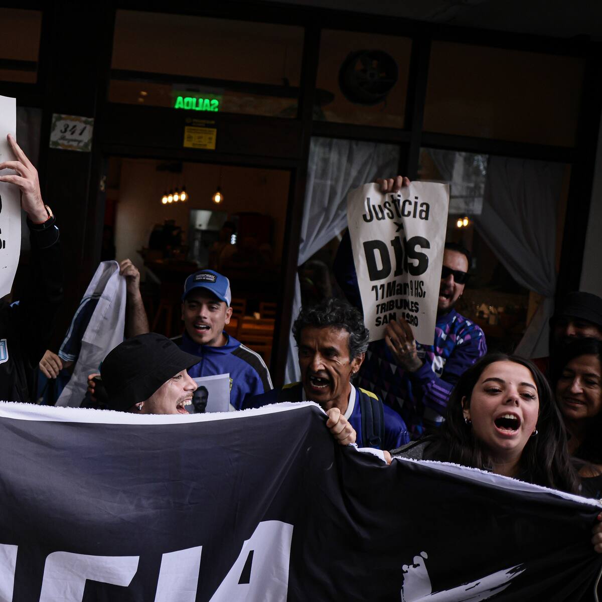 Policía afirmó que no había “elementos médicos” en habitación de Maradona cuando murió