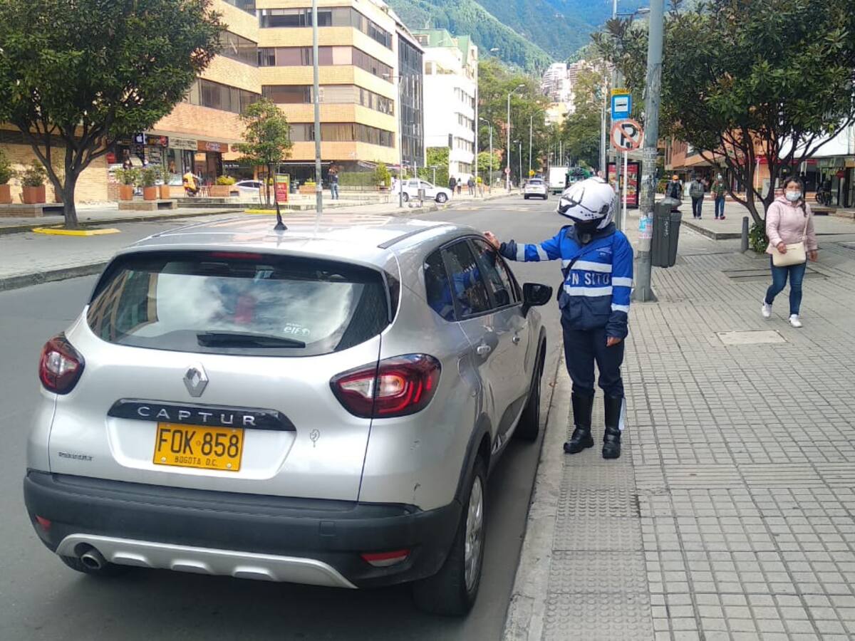 Agentes de tránsito civiles ya podrán poner comparendos en Bogotá