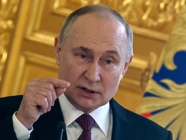Moscow (Russian Federation), 20/03/2024.- Russian President Vladimir Putin speaks during a meeting with his election agents at the Kremlin in Moscow, Russia, 20 March 2024. Vladimir Putin won over 87 percent of the vote in a three-day ballot. (Rusia, Moscú) EFE/EPA/SERGEI ILNITSKY