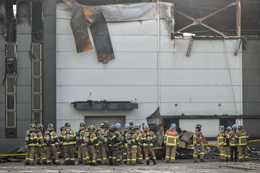 Incendio fábrica de baterías Corea del Sur. (Photo by ANTHONY WALLACE/AFP via Getty Images)