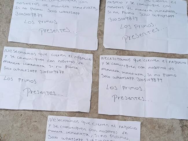 Panfletos entregados a los comerciantes. Foto: cortesía Policía del Magdalena.