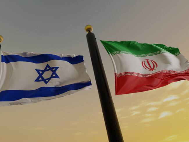 Banderas de Israel e Iran. Getty Images.