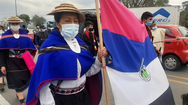 Las comunidades se concentraron en el norte de Popayán e iniciaron una marcha que recorrió la vía Panamericana por un solo carril. Foto: Cortesía Indígenas Misak