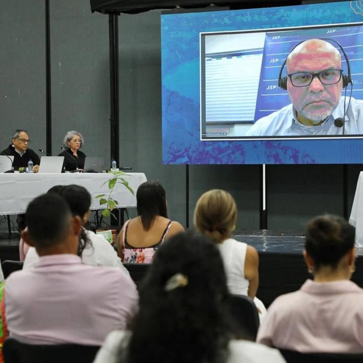 Cruce de opiniones entre víctimas sobre designación de Mancuso como gestor de paz