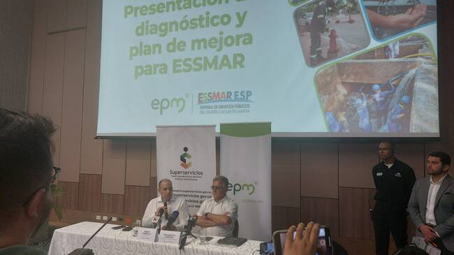 Anuncio del plan de mejoramiento de la ESSMAR. Foto: Gissell Campo W Radio