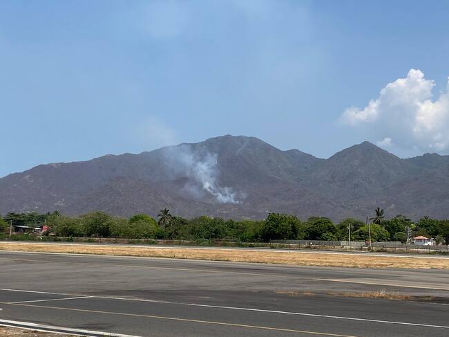 Foto: Incendio en la vereda El Limón/ Policía Metropolitana de Santa Marta.
