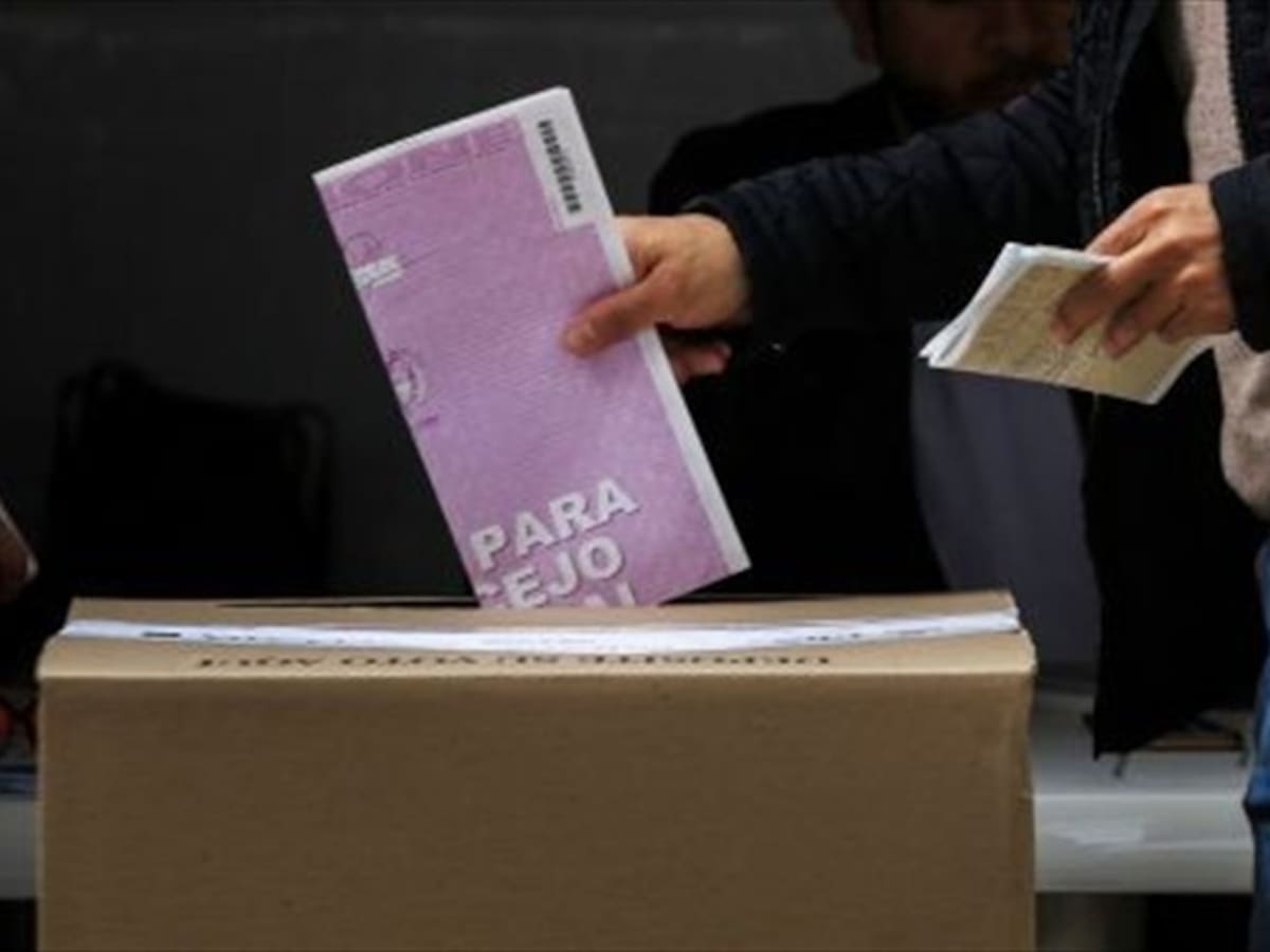 Congresista ofrecía títulos de bachiller a cambio de votos