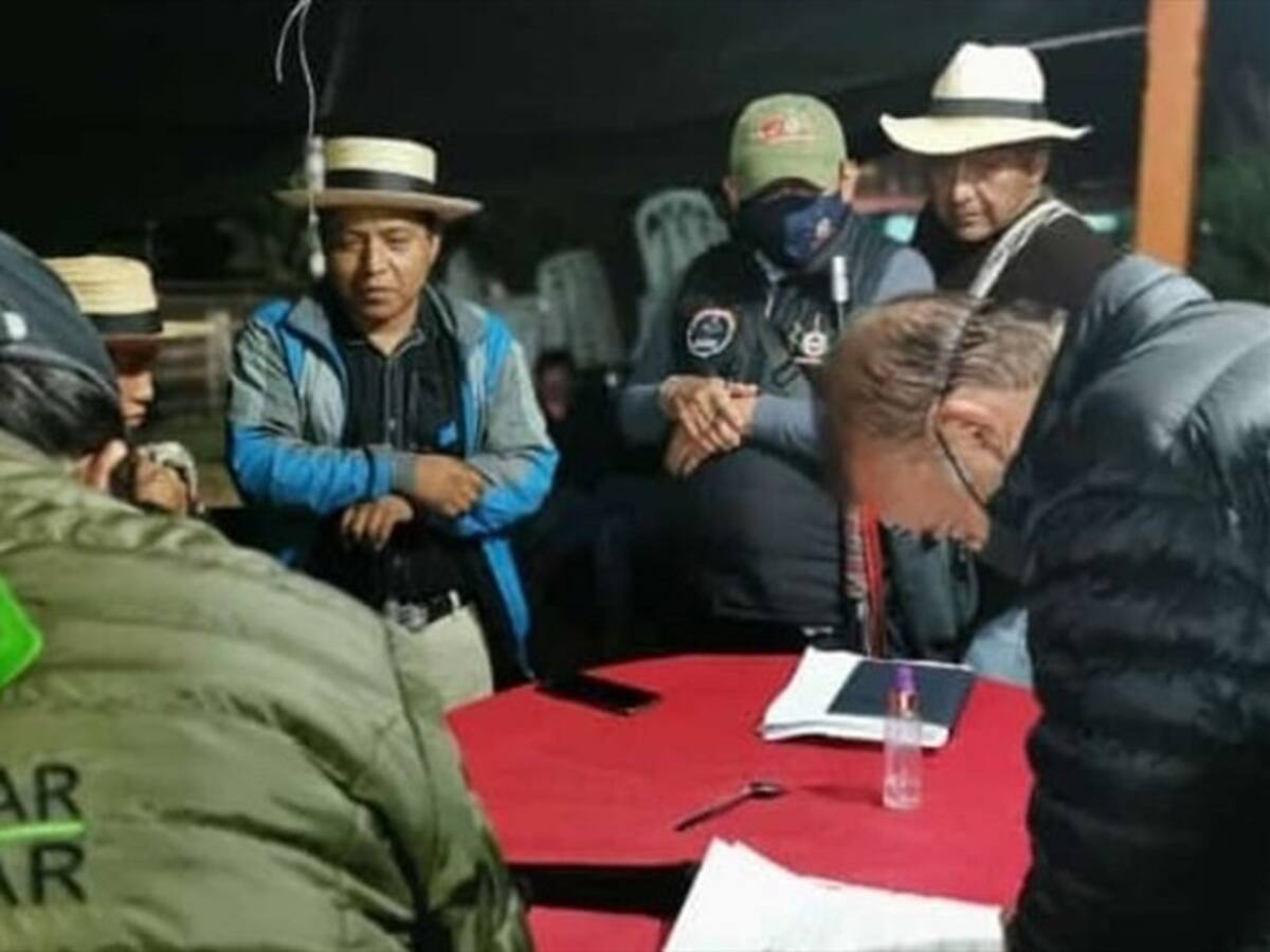 Gobierno e indígenas lograron acuerdo; no habrá más bloqueos en la vía