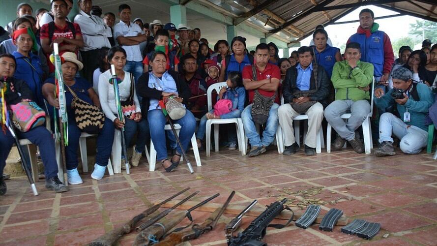 Aplicaron la Jurisdicción Especial Indígena a dos sujetos que fueron sorprendidos portando un fusil y otras armas de fuego en sus territorios. Foto: Cric