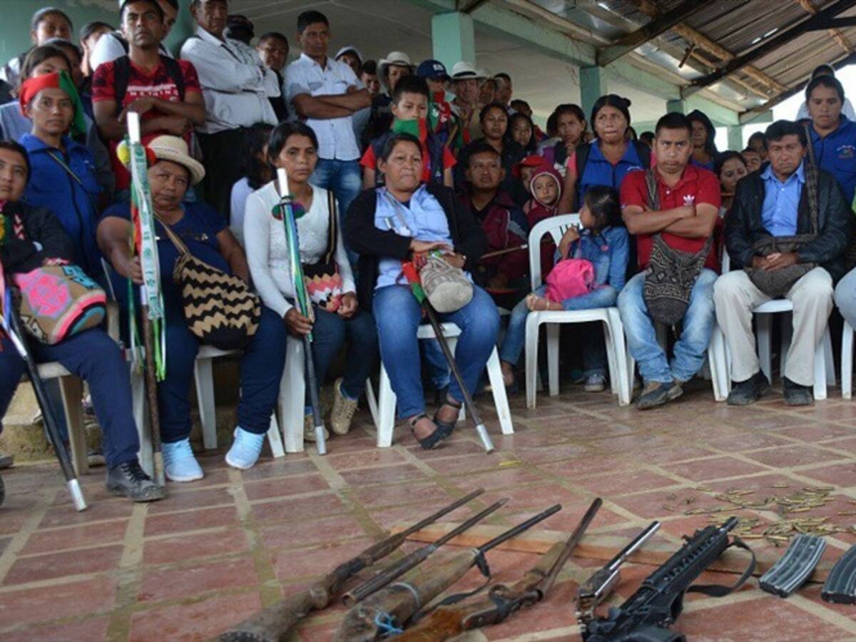 Aplican justicia indígena a dos hombres que portaban armas en Cauca