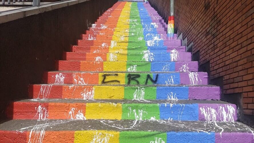 Sergio Rodríguez, activista de derecha, manifestó en Sigue La W que es una imposición ideológica en espacios públicos. . Foto: Twitter: @LuisCarlosLealA