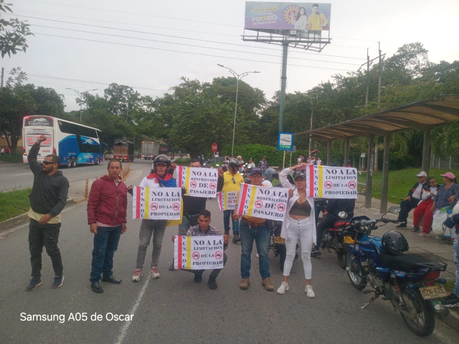 Caos en la movilidad en el área metropolitana de Bucaramanga por protesta de motociclistas. Foto: Suministrada. 