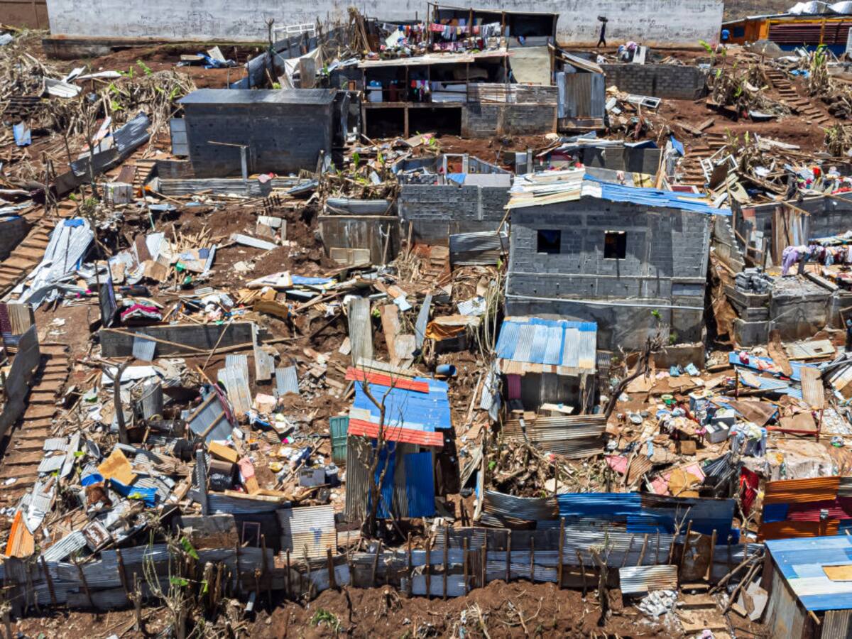 Francia repatrió cientos de migrantes de Mayotte a Comores tras el paso del ciclón ‘Chido’
