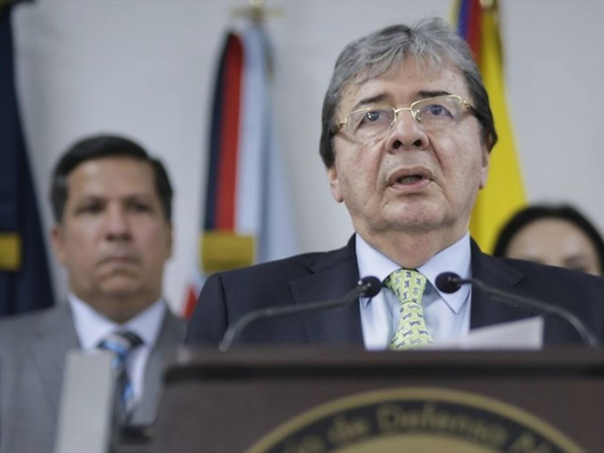 Ministerio de Defensa denuncia irregularidades en contratación del Ejército Nacional