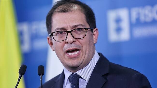 La ponencia presentada por la magistrada Patricia Salazar la cual pide rechazar la recusación contra el fiscal Francisco Barbosa. Foto: Colprensa / CAMILA DÍAZ