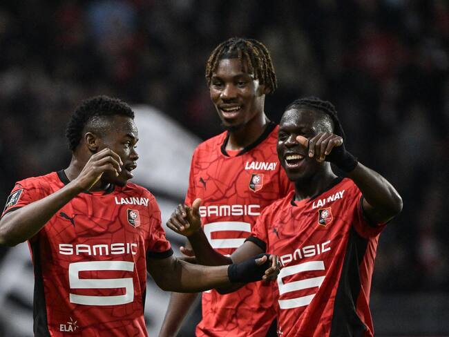 Carlos Andrés Gómez celebra su gol con el Rennes este viernes 25 de octubre. Foto: Getty Images.