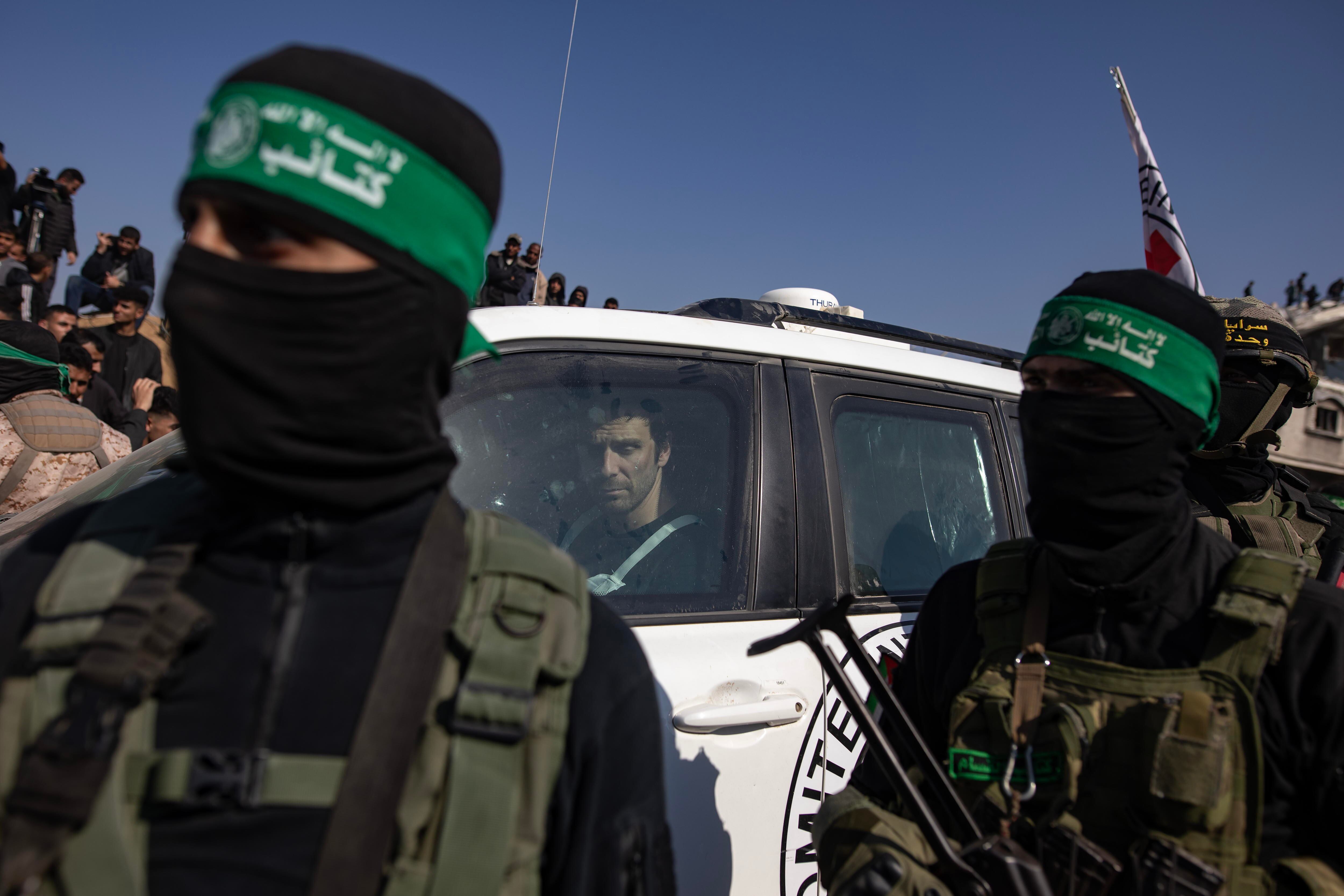 Milicianos palestinos matan a un soldado israelí tras intentar secuestrarlo en Gaza. Foto: EFE/EPA/HAITHAM IMAD