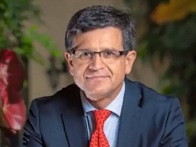 Hugo Acero se desempeñó como secretario de Seguridad de Bogotá durante el primer gobierno de Enrique Peñalosa y es sociólogo de la Universidad Nacional. Foto: @ClaudiaLopez en Twitter