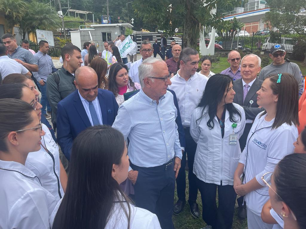 Min Salud visita a Hospital Santa Sofía de Manizales