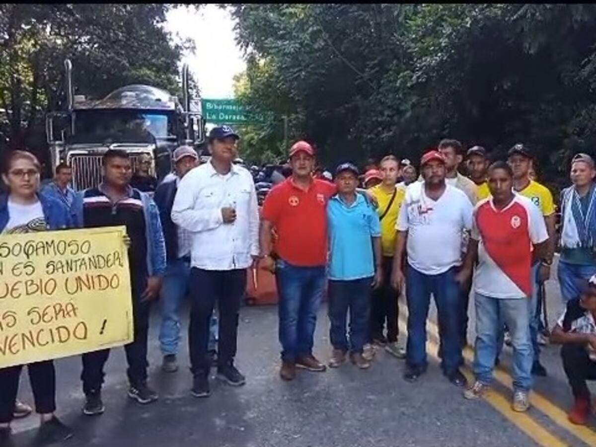 Completa más de 24 horas protesta en la vía Bucaramanga - Barrancabermeja