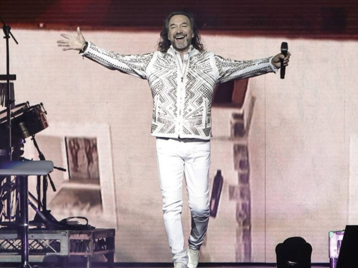 Marco Antonio Solís celebra 45 años de carrera con un concierto íntimo y bohemio