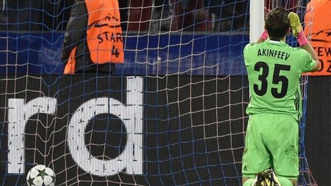 Akinfeev ha recibido un gol en sus últimos dos partidos: en el minuto 71' contra Tottenham (foto) y 87' frente a Mónaco.. Foto: BBC Mundo