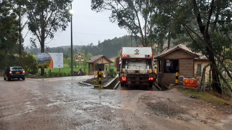“No seamos cavernícolas, exijámosle a la comunidad que recicle y no traigamos basuras de otros municipios", dice una de las docentes. Foto: La W