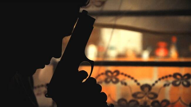 Un hombre se habría acercado a la puerta de una vivienda portando un arma de fuego y habría disparado indiscriminadamente antes de darse a la huida. Foto: Getty Images