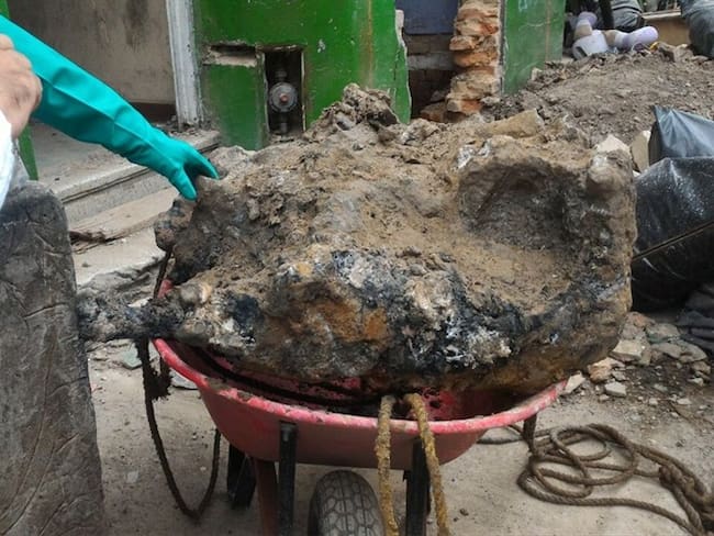 Encuentran restos óseos en medio de demoliciones en el ‘Bronx’ de Bogotá. Foto: CTI