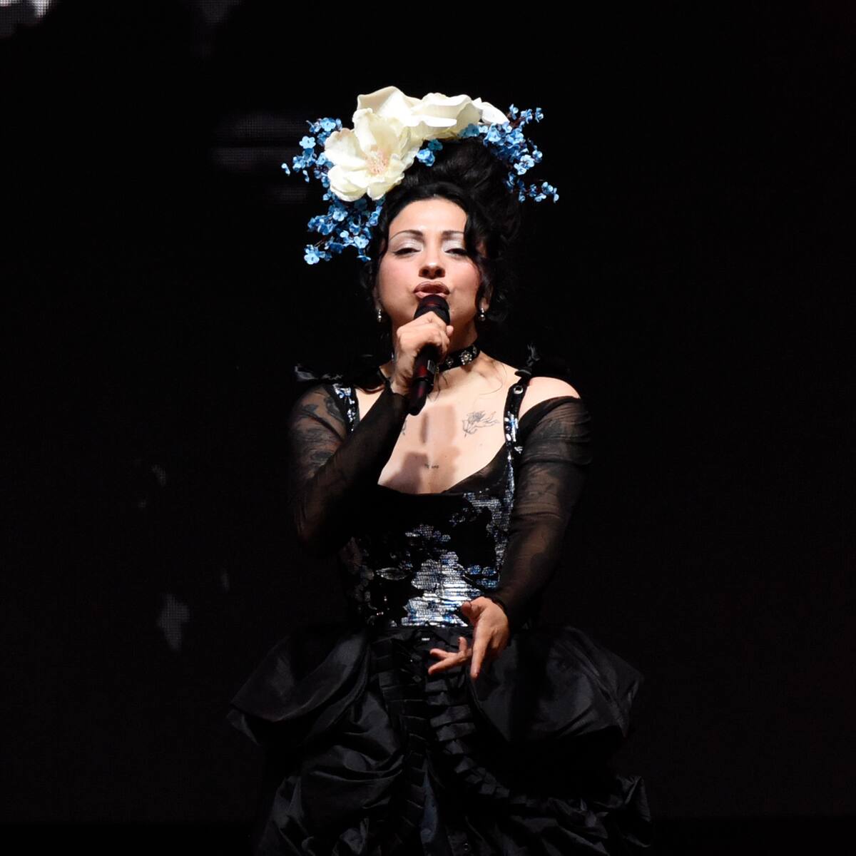 Amor y resiliencia, los temas del documental sobre Mon Laferte: “queremos que nos sanen”