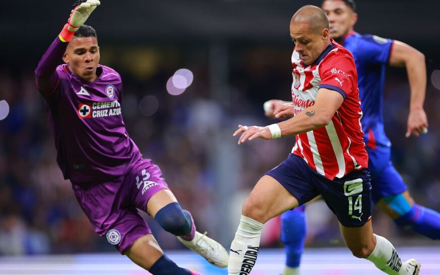 Kevin Mier y Chicharito Hernández / Foto-Hector Vivas/Getty Images)