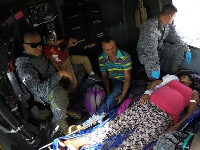 Fuerza Aérea rescató a una mujer indígena embarazada en Cauca. Foto: Fuerza Aérea