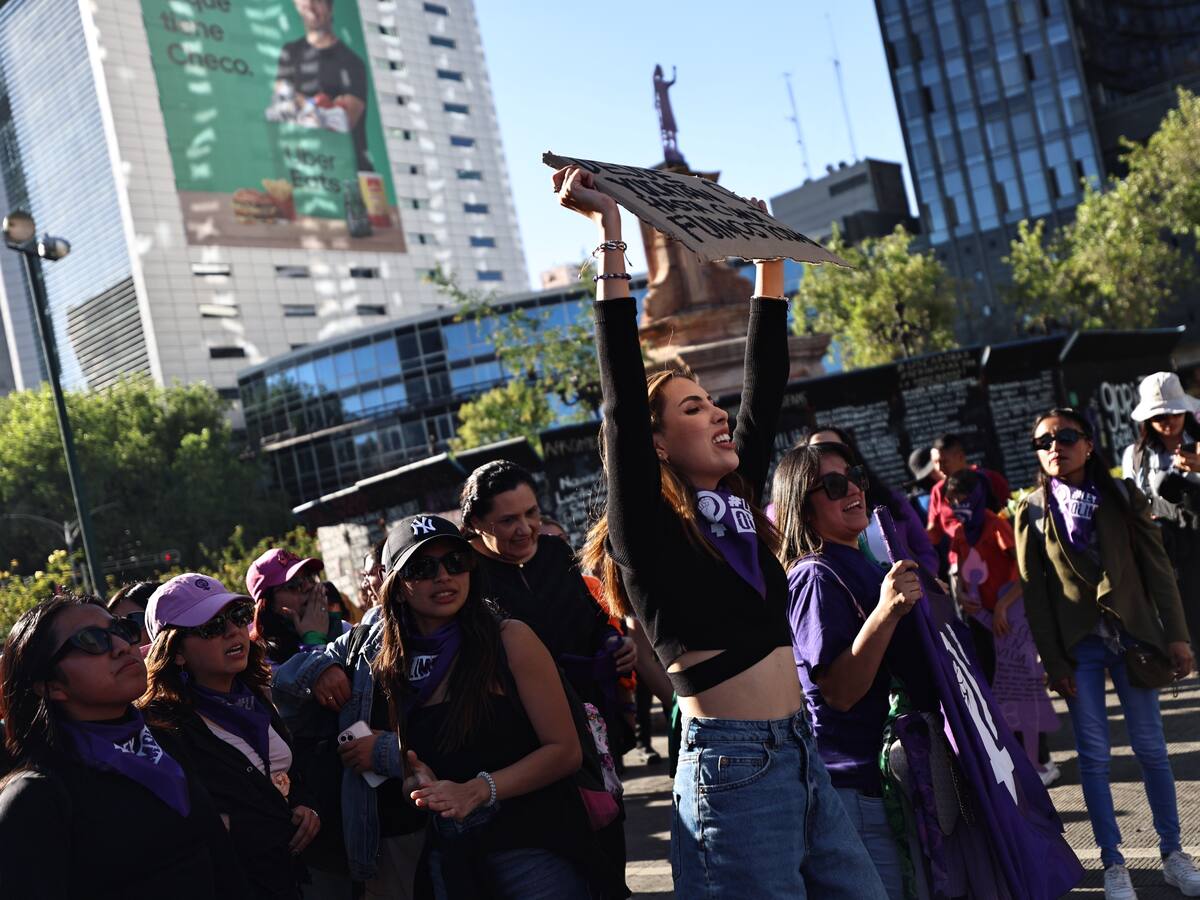 Mujeres tomaron las calles de la Ciudad de México para exigir alto a los feminicidios