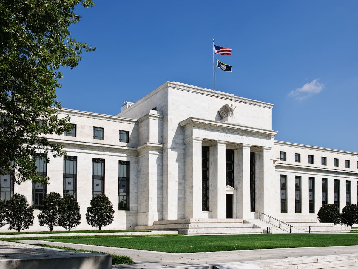 La Fed se mantiene firme y deja los tipos de interés sin cambios en su rango del 4,25 al 4,5 %