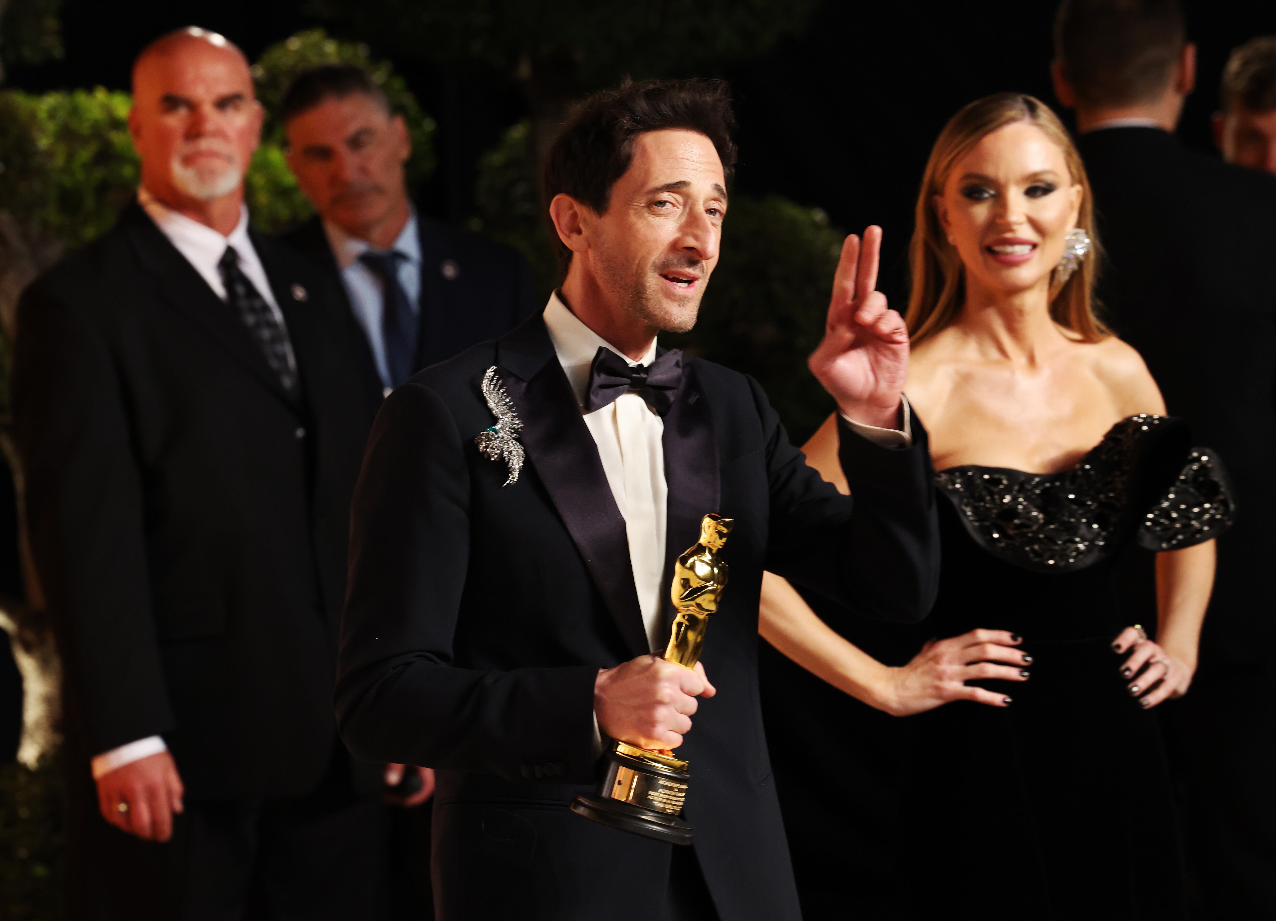 BEVERLY HILLS (Estados Unidos), 03/03/2025.- El ganador del Oscar al Mejor Actor Protagonista Adrien Brody asiste a la Fiesta Vanity Fair de los Oscar 2025, un evento anual que se celebra junto con la ceremonia de los Premios de la Academia, en el Centro Wallis Annenberg para las Artes Escénicas.