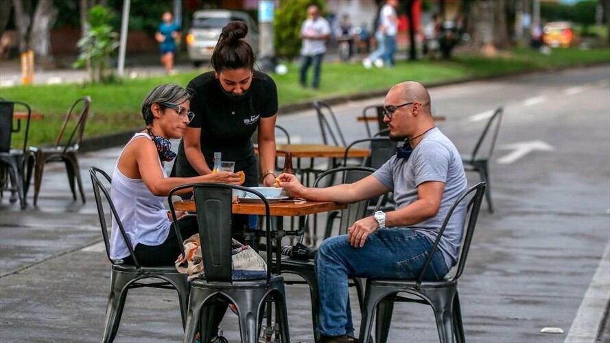 Se excluye la medida que limitaba los encuentros a 50 personas. Foto: Getty Images