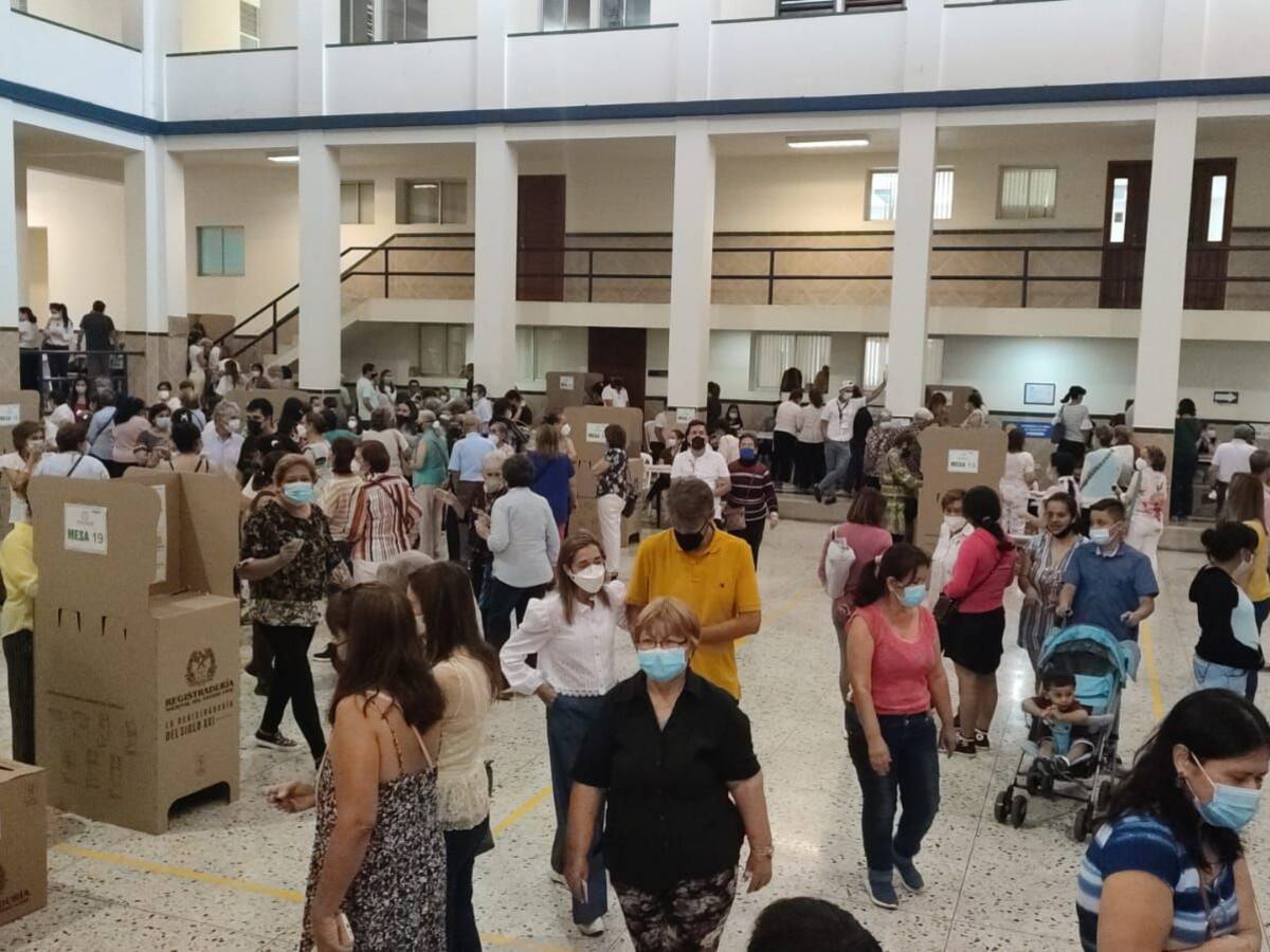 Gustavo Petro arrasó también la votación en Santander