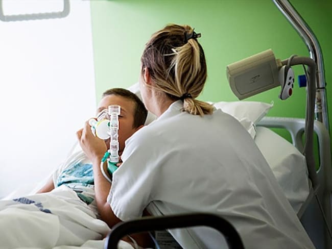 Médicos del Reino Unido enviaron “una alarma urgente” sobre un “síndrome de shock tóxico y enfermedad de Kawasaki atípica” en algunos niños que dieron positivo por COVID-19. . Foto: Getty Images