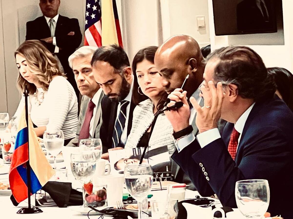 Petro insiste en combinar modelos de producción agrícola para acabar el hambre