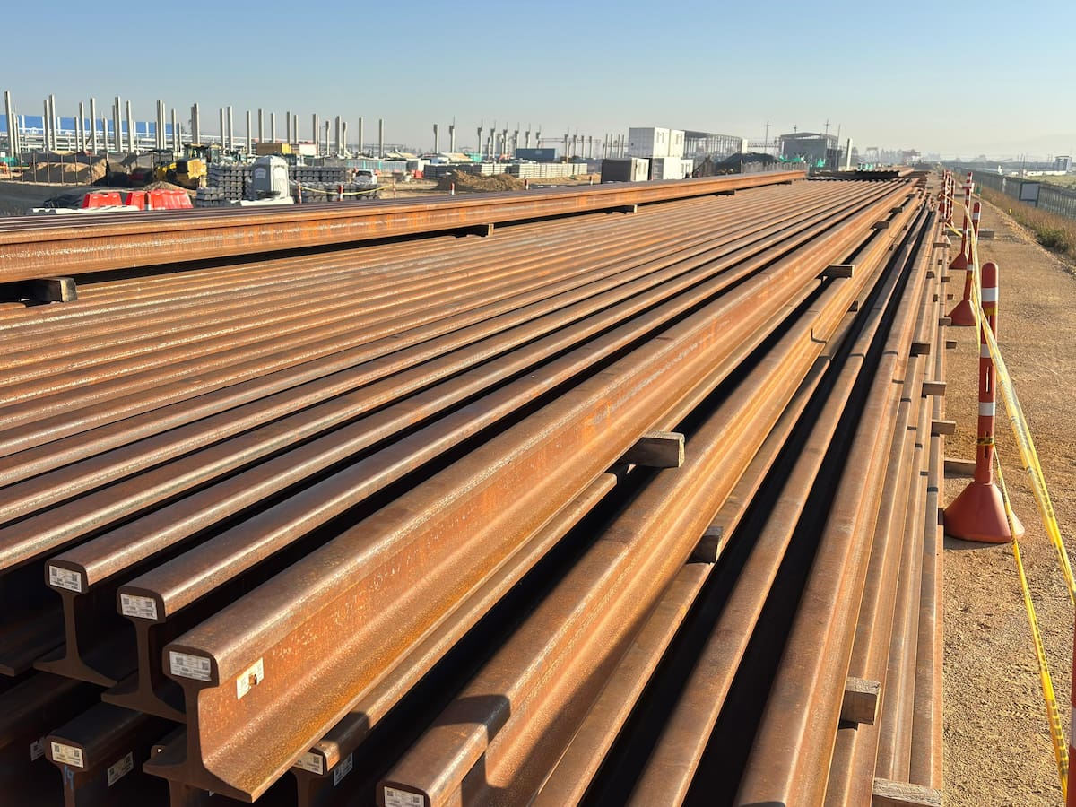 Avanza la instalación de rieles del Metro de Bogotá