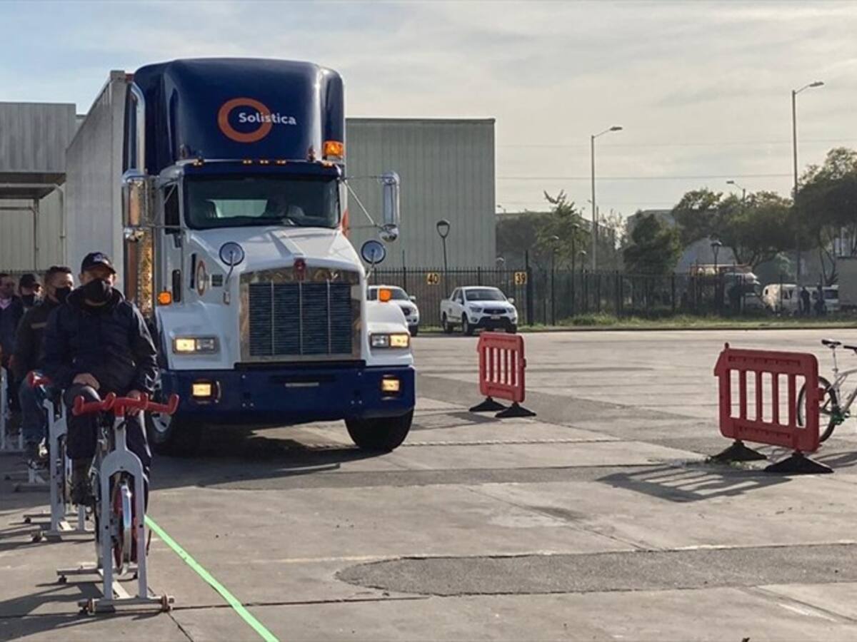 Conductores de carga cambiaron de roles con ciclistas