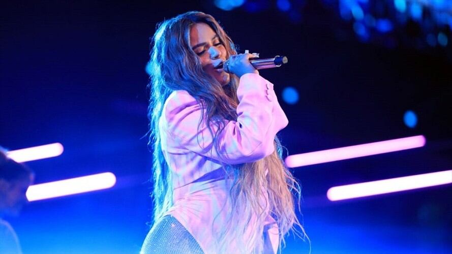 Karol G ha utilizado ropa que oculta su abdomen en los últimos meses. Foto: Getty Images.