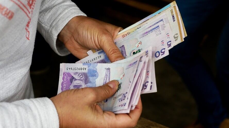 Imagen de referencia de dinero colombiano. Foto: Getty Images / Ricardo Vallejo / EyeEm