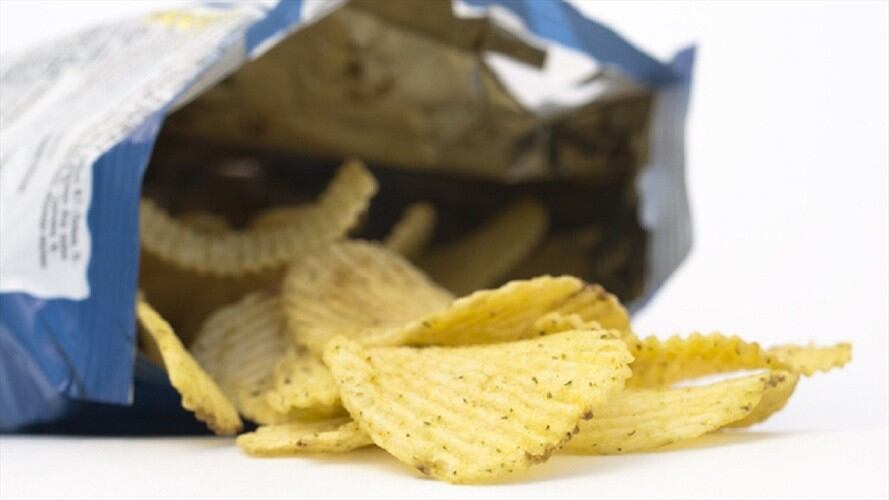 Mauricio Albarracín, subdirector de Dejusticia, explicó en Sigue La W que están pidiendo que en los colegios no se vendan productos ultraprocesados. . Foto: Getty Images