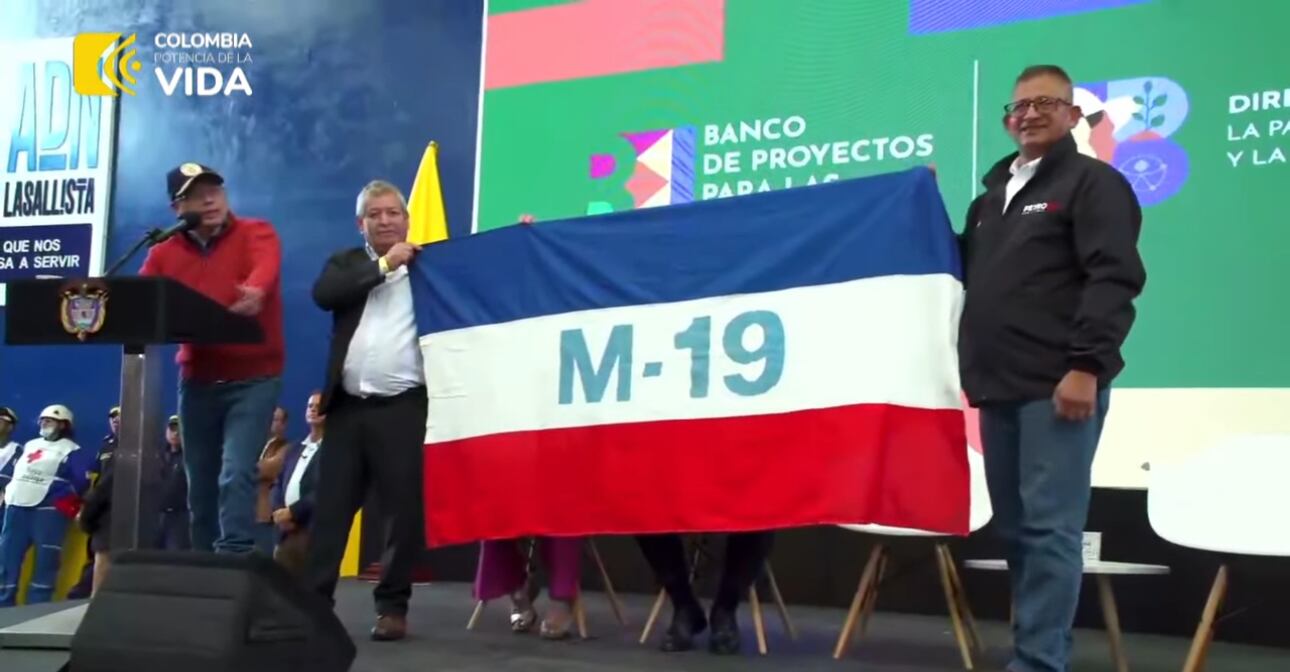 Petro conmemoró muerte de Carlos Pizarro en colegio San Juan Bautista de La Salle. Foto: Presidencia.