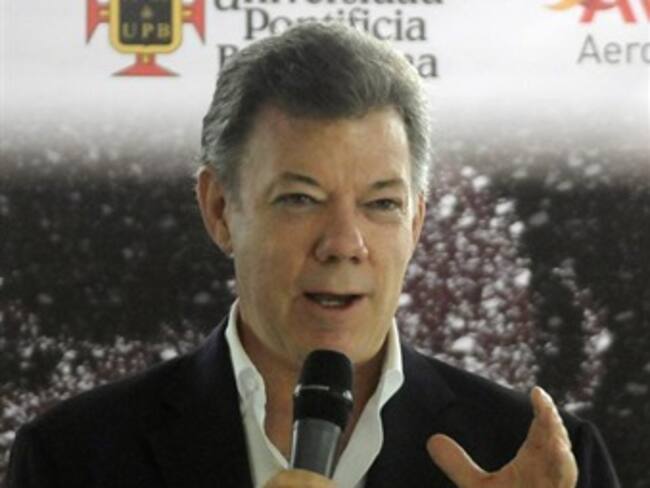 Presidente Santos pide al Banco de la República bajar las tasas de interés